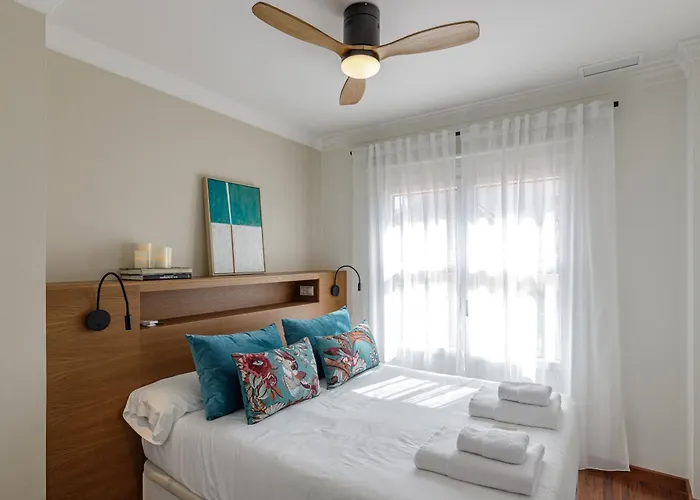 Alameda XI Boutique Apartment By Caleta Homes